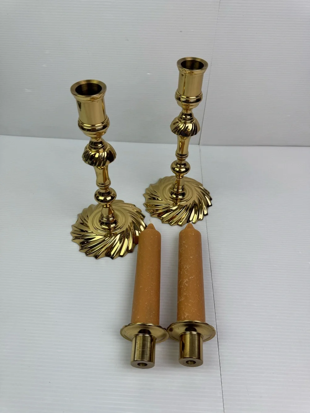 VTG Baldwin Solid Brass Candlesticks Pair Swirl Base Queen Ann USA 9” W/ Inserts
